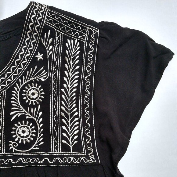 Faded Glory Women's Embroidered Black Blouse Short Sleeve Shirt L Large - Picture 5 of 7